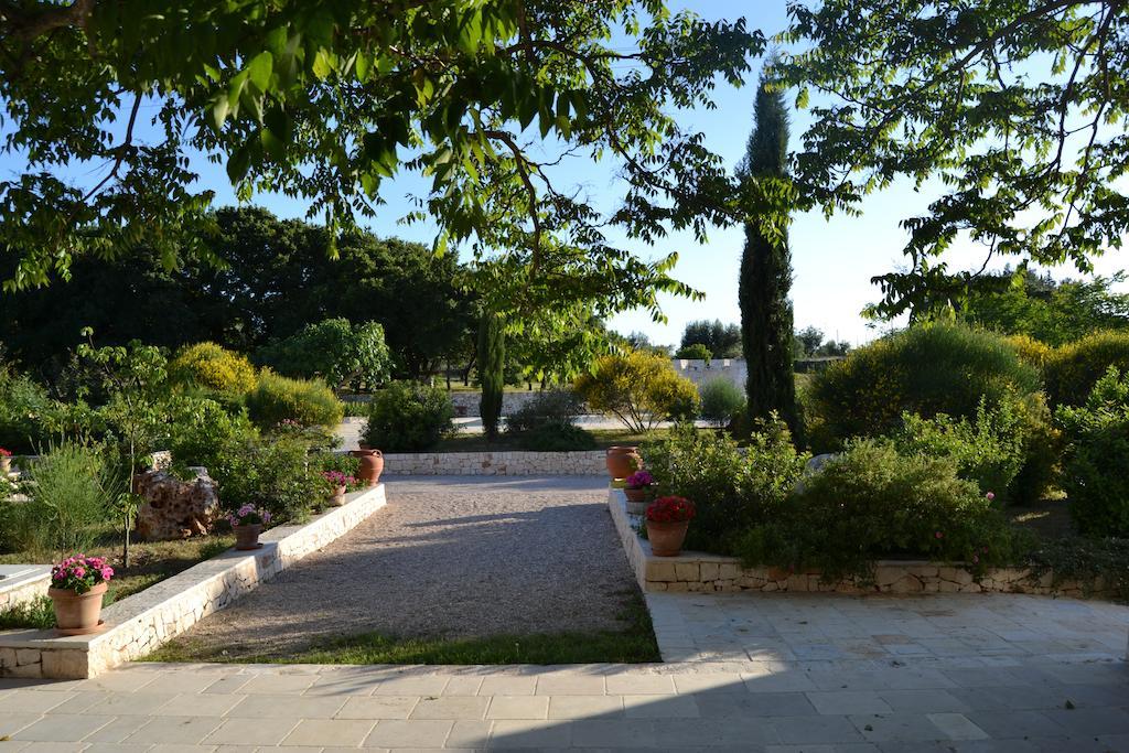 B&B Corte Del Camedrio Чистернино Экстерьер фото